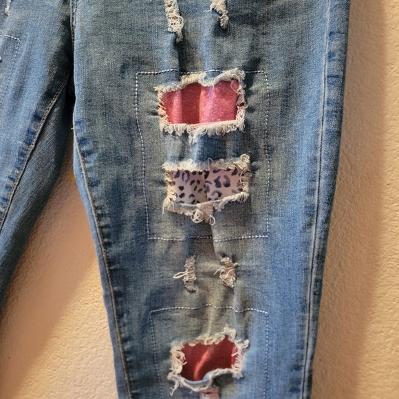 Trendy Distressed Straight Leg Jeans - Light Blue - Picture 2 of 7